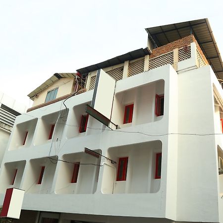 Oyo 6712 Hotel Malabar House Kochi Екстер'єр фото